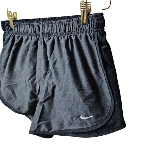 Nike Dri-FIT Running Shorts - Performance and Comfort for Your Workout - Picture 3 of 5